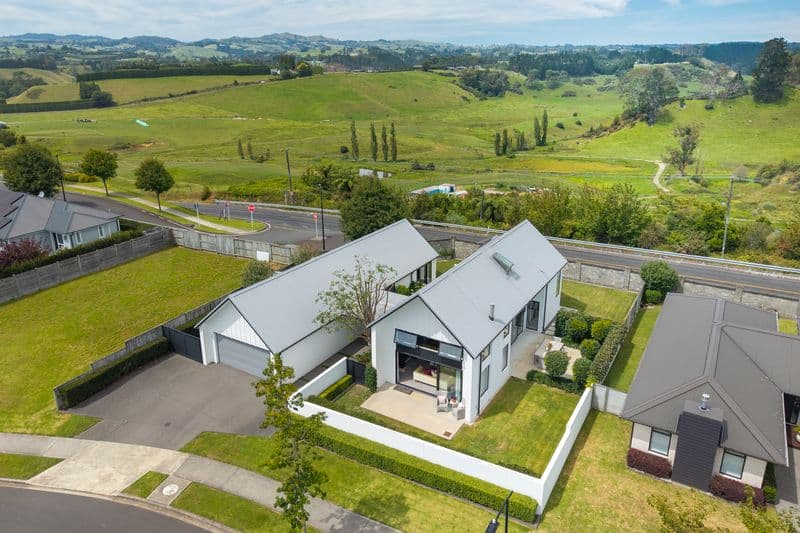 16 St Thomas Avenue, Pyes Pa, Tauranga