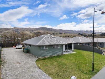 4 and 4a Hosking Drive, Cromwell, Central Otago, Otago | Tall Poppy 
