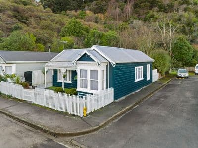 54 Selwyn Street, North East Valley, Dunedin City, Otago | Tall Poppy 