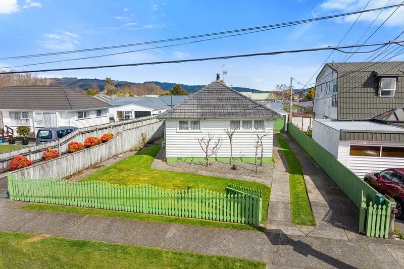 17 Stephen Street, Trentham, Upper Hutt City, Wellington | Tall Poppy 
