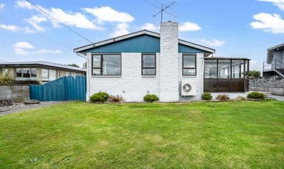 52 Edinburgh Crescent, Waikiwi, Invercargill City, Southland | Tall Poppy 