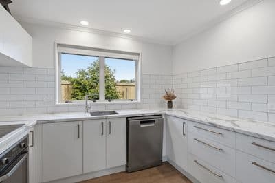 55 Charles Street, Grasmere, Invercargill City, Southland | Tall Poppy 