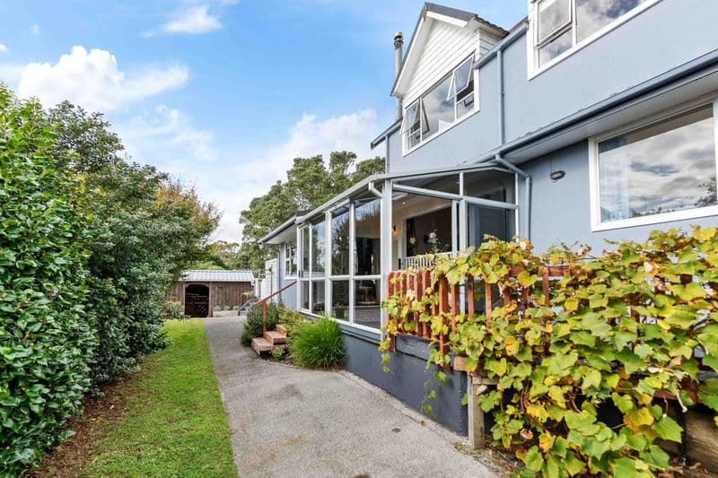 15 Carlton Terrace, Westown, New Plymouth