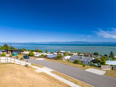 7 McConnell Place, Marybank, Nelson, Nelson | Tall Poppy 