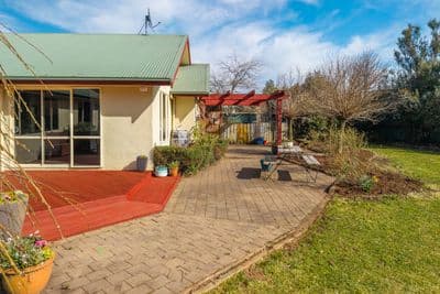 21 Harcourt Place, Wakefield, Tasman, Nelson | Tall Poppy 
