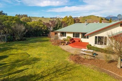 21 Harcourt Place, Wakefield, Tasman, Nelson | Tall Poppy 