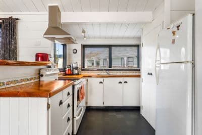 13 Peppin Avenue, Richmond , Tasman, Nelson | Tall Poppy 