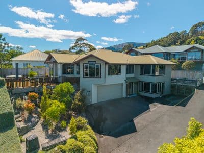 413B Suffolk Road, Stoke, Nelson, Nelson | Tall Poppy 