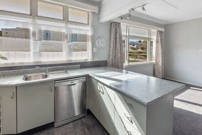 32 Lune Street, South Hill, Oamaru, Otago | Tall Poppy 