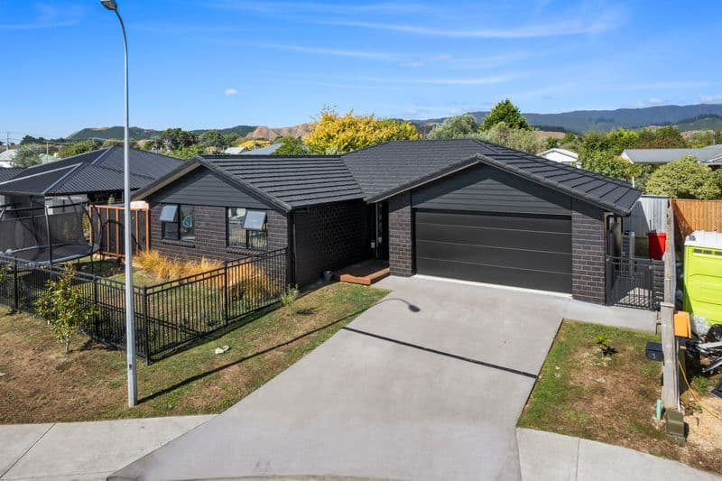 5 Te Puke Te Ao Way, Otaki, Kapiti Coast, Wellington | Tall Poppy 