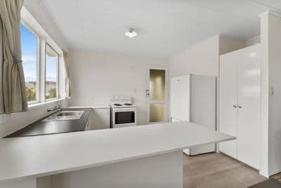 6B Robert Mckeen, Otaki Beach, Kapiti Coast, Wellington | Tall Poppy 