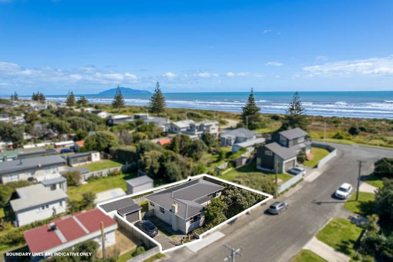 4 Kowhai Street, Otaki Beach, Kapiti Coast