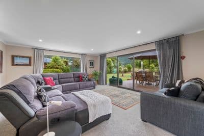 6B Lady Cobham Grove, Marlborough Sounds, Marlborough, Marlborough | Tall Poppy 