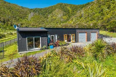 12 Manuka Drive, Ngakuta Bay, Marlborough Sounds, Marlborough | Tall Poppy 