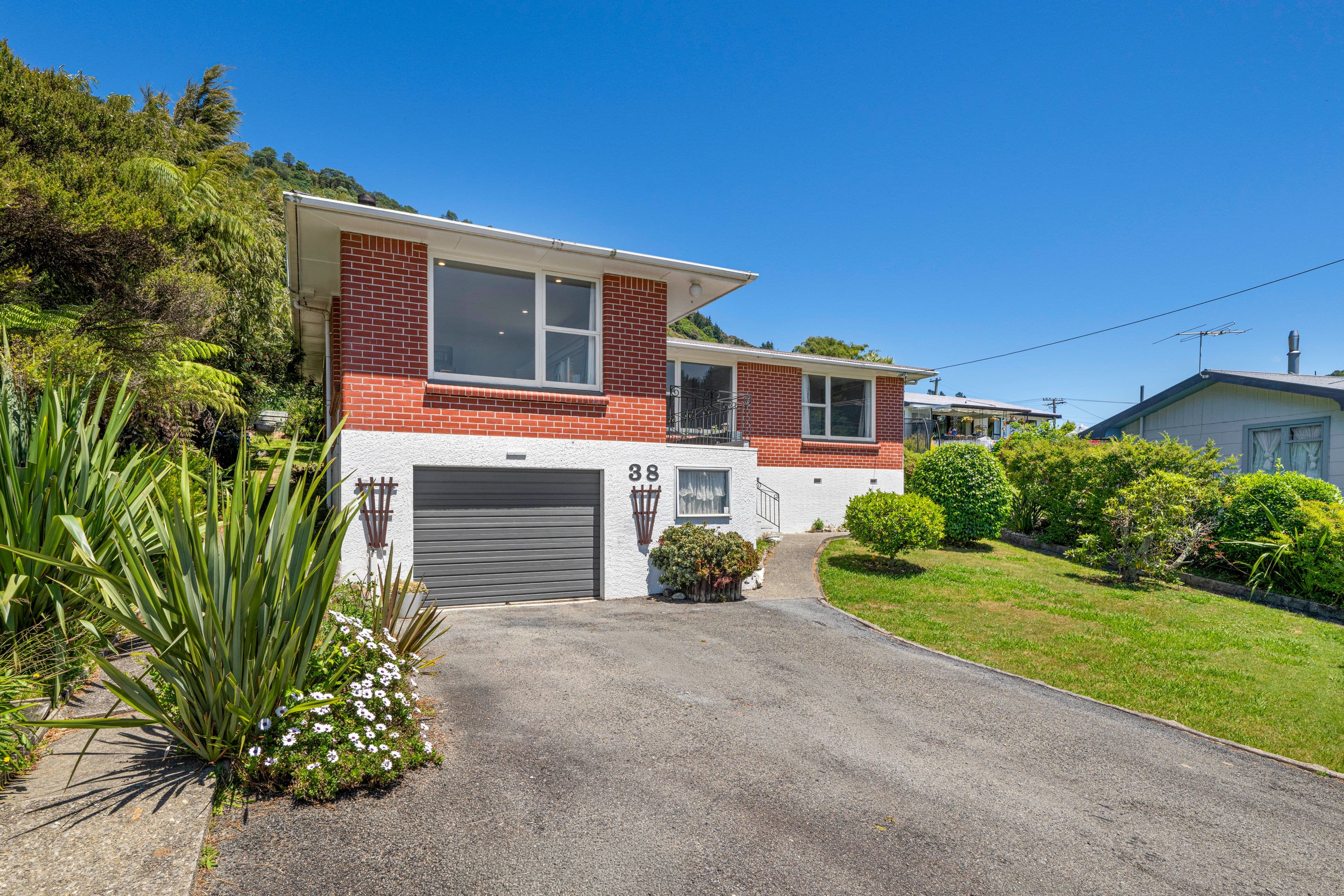 38 South Terrace, Picton, Marlborough, Marlborough | Tall Poppy 