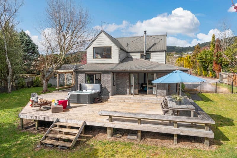 10 Angela Place, Kinloch, Taupo, Waikato | Tall Poppy 