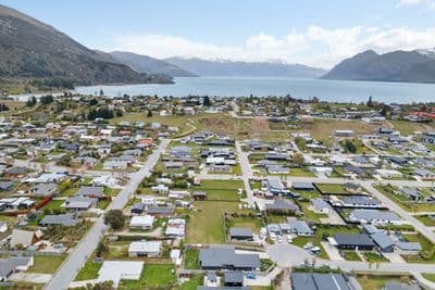 18 Pennycook Place, Lake Hawea, Wanaka, Otago | Tall Poppy 