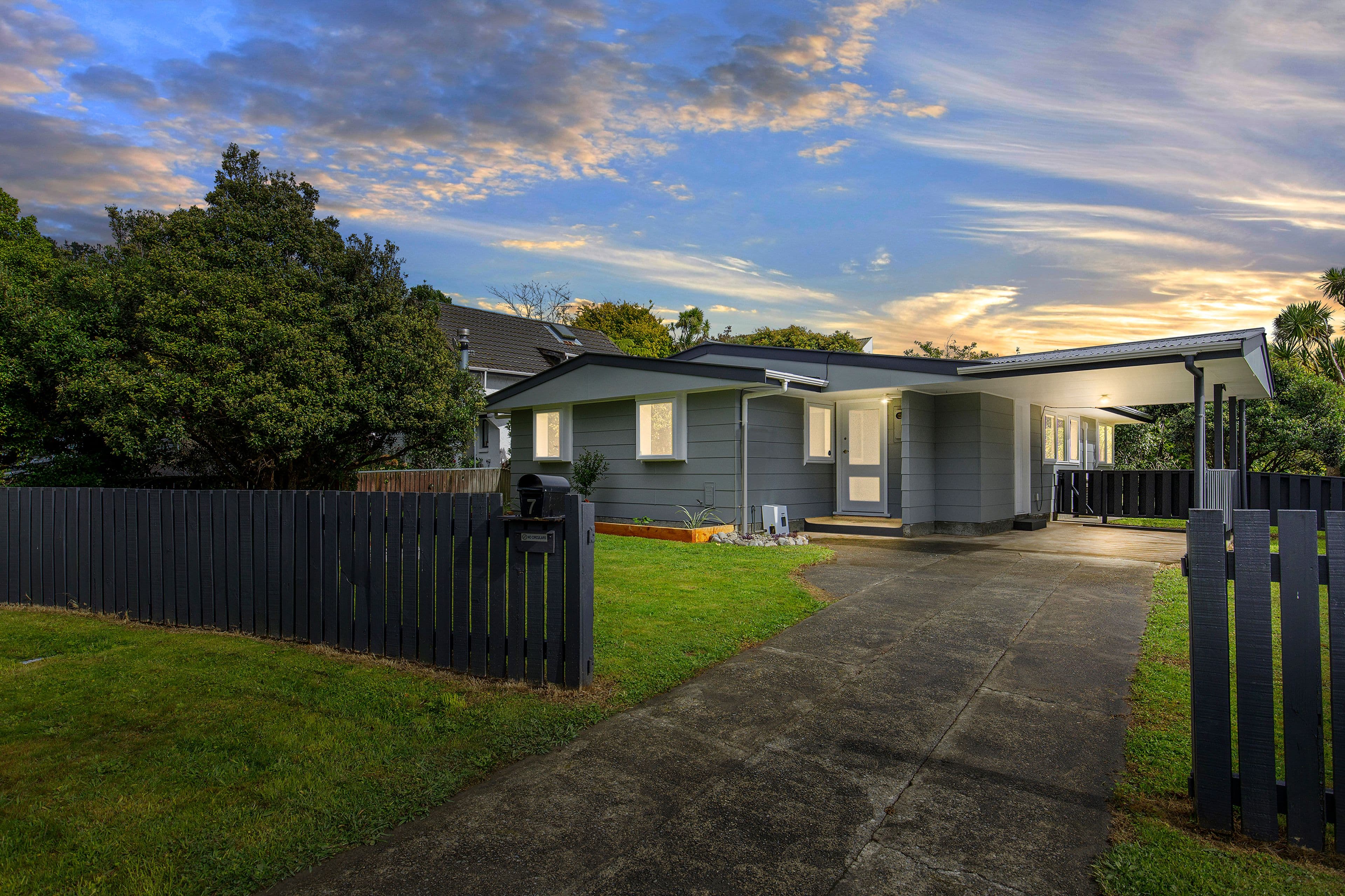 7 Dunsandel Grove, Silverstream, Upper Hutt City, Wellington | Tall Poppy 