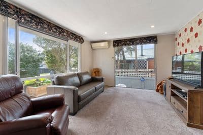 6 Robert Grove, Paraparaumu, Kapiti Coast, Wellington | Tall Poppy 