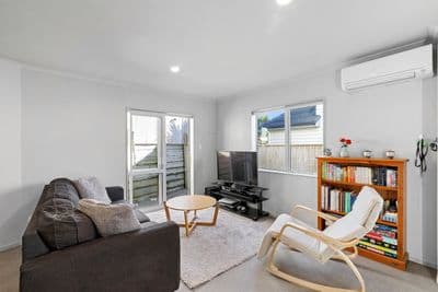 8/16 Black Rock Road, Newlands, Wellington City, Wellington | Tall Poppy 