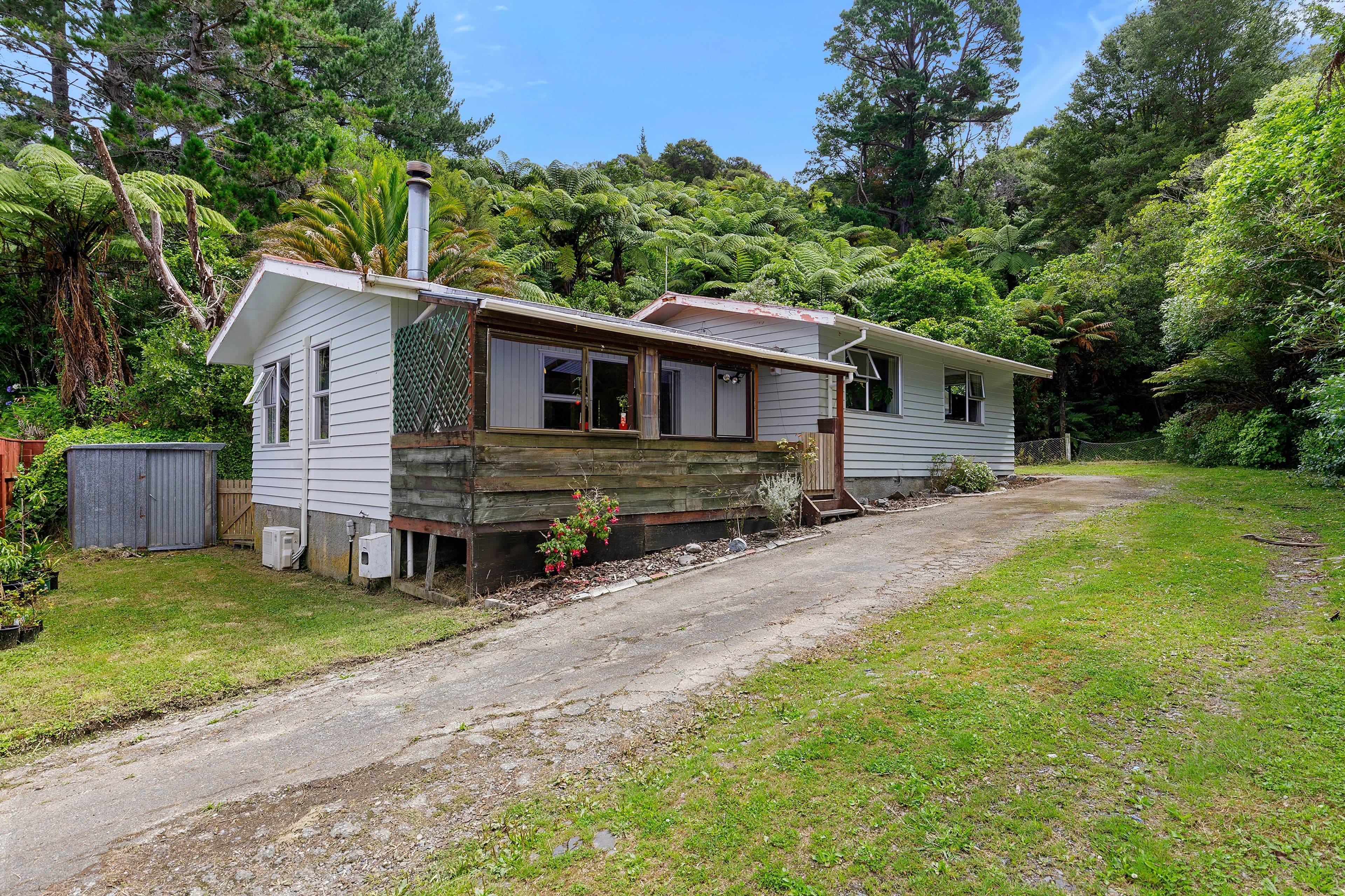 7 Waipuna Grove, Stokes Valley, Lower Hutt City, Wellington | Tall Poppy